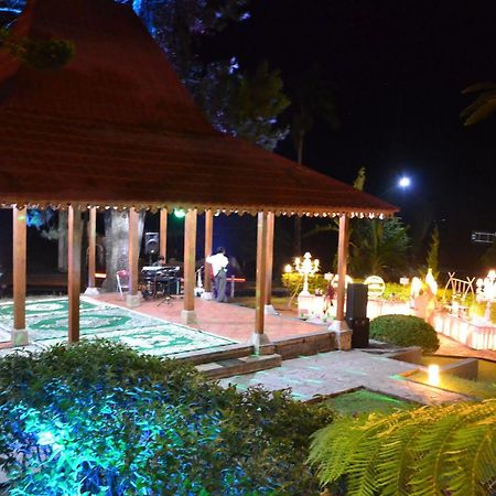 Hotel Indah Palace Tawangmangu Exteriér fotografie