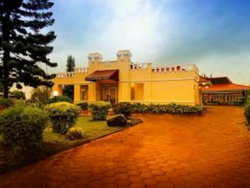 Hotel Indah Palace Tawangmangu Exteriér fotografie
